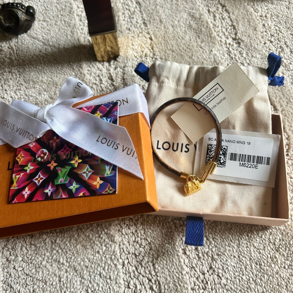 Louis Vuitton Alma Bracelet (SOLD OUT) NWT & Box